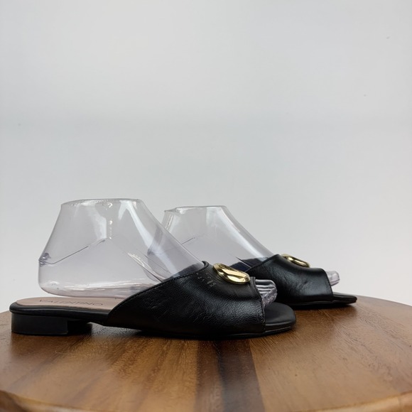 New Womens Valentino Armonia Black Leather Medallion Slide Sandals Size 8 M NWOB